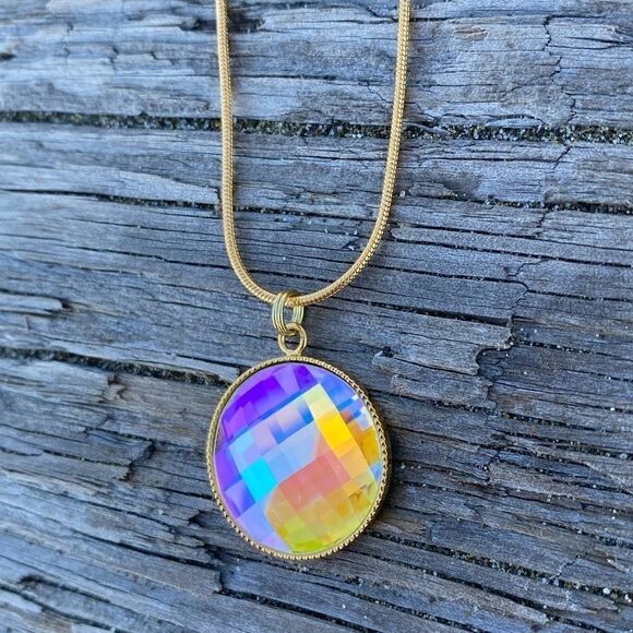 Handcrafted necklace with Swarovski crystal and chain - Picture 4 of 7